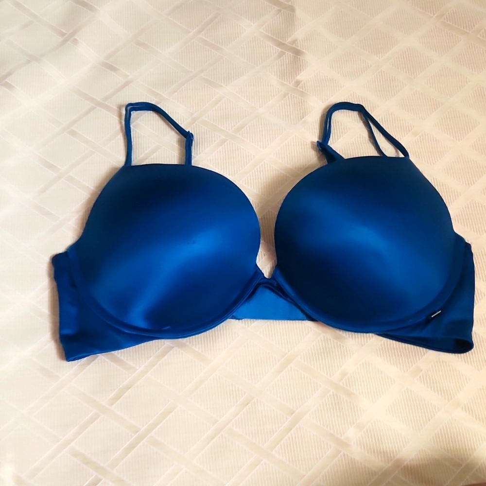 Victoria secret very, very sexy  pushup bra 36D.